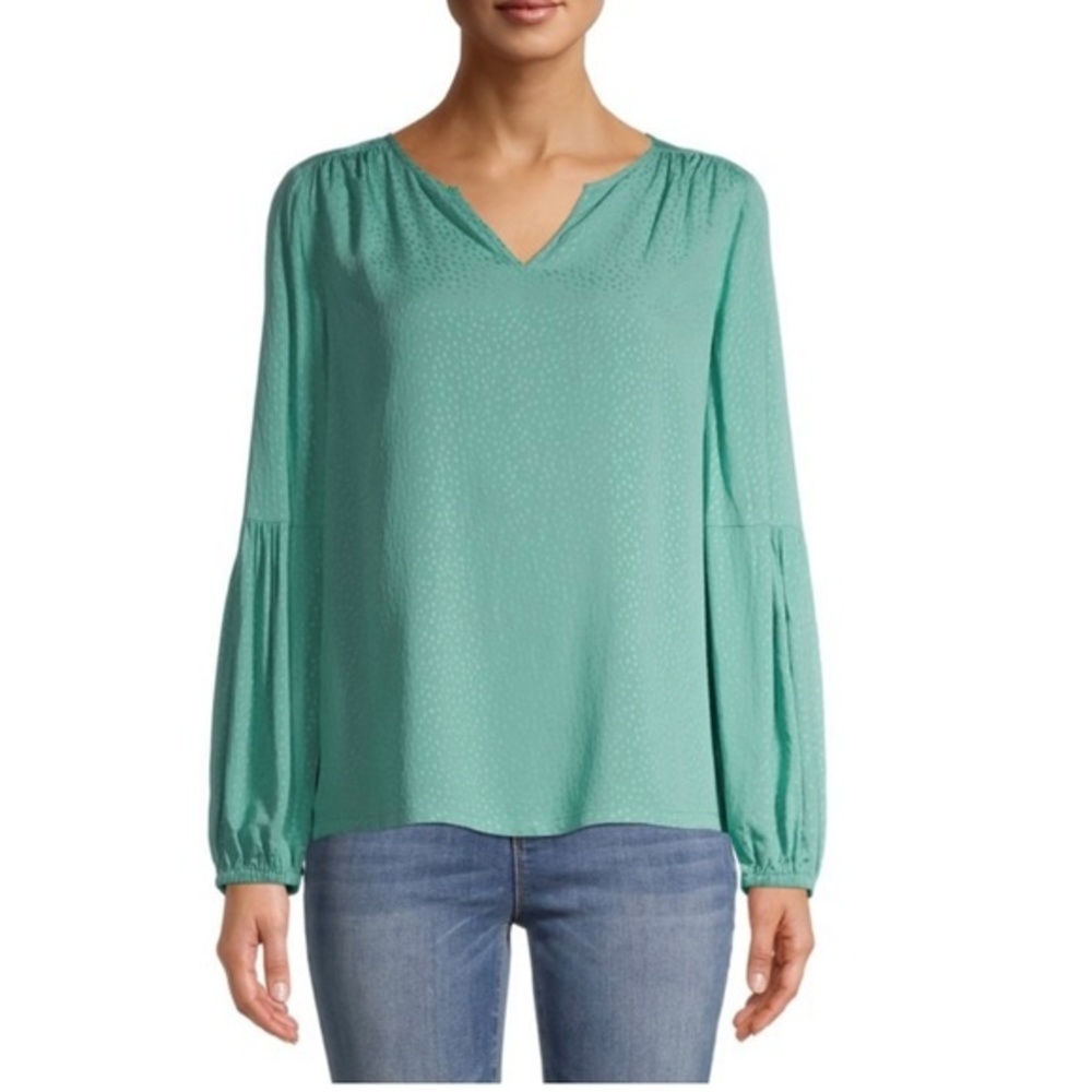 V-neck long lantern sleeve textured top size large